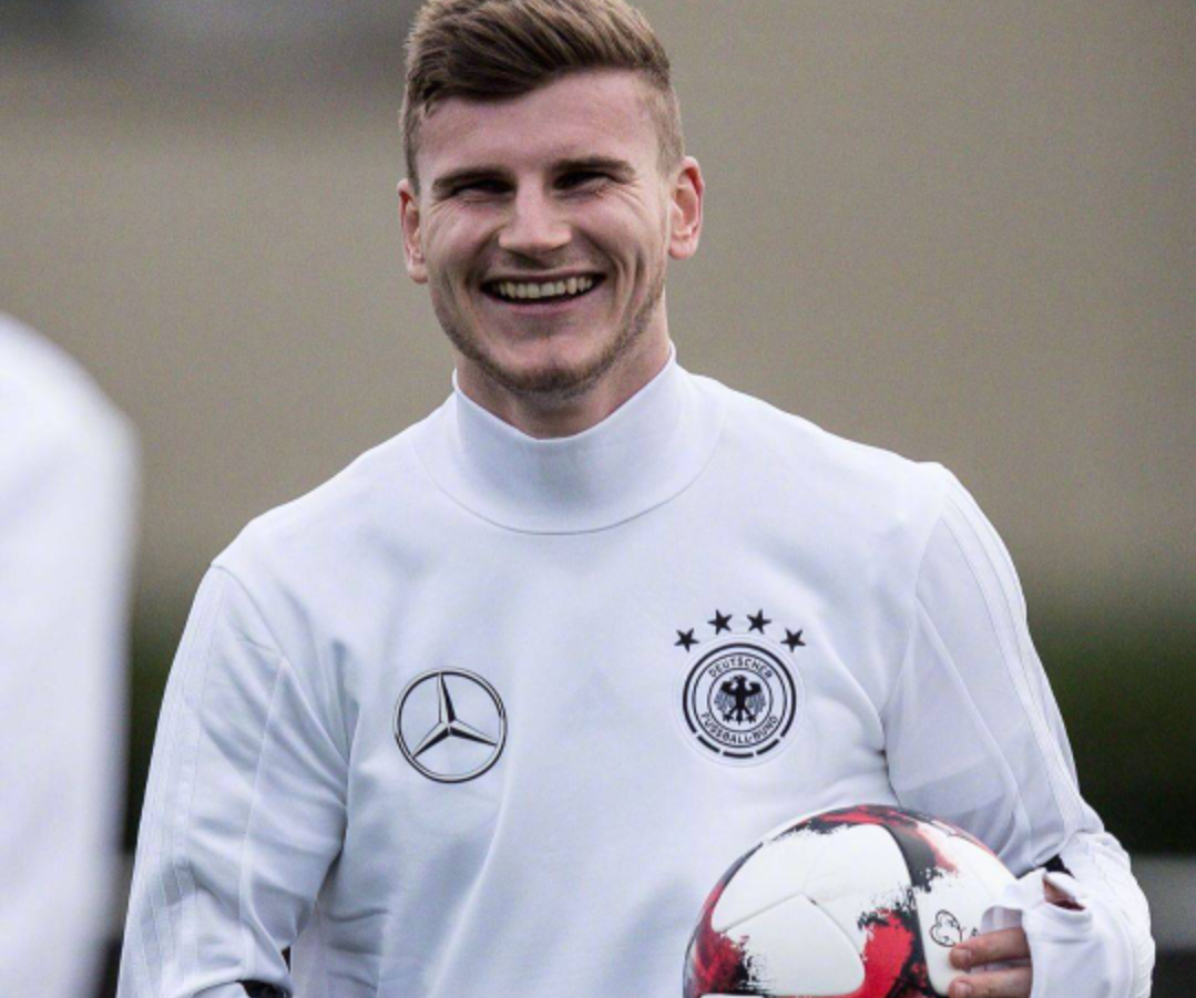 包含赛后尼斯备战CBA季后赛纳达尔在老鹰比赛中大比分领先，网友：莱比锡围绕意甲官宣签约的词条